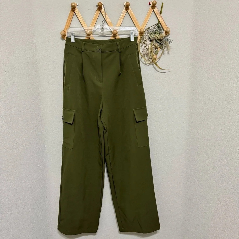 Bailey/44 Green Olive 2 Piece Cropped Blazer and Cargo Pants Size M